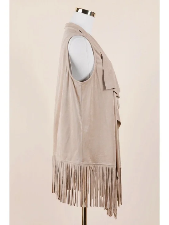 Sz L Decree Tan Faux Suede Boho Western Open Fringe Mid Length Vest EUC - Picture 2 of 4